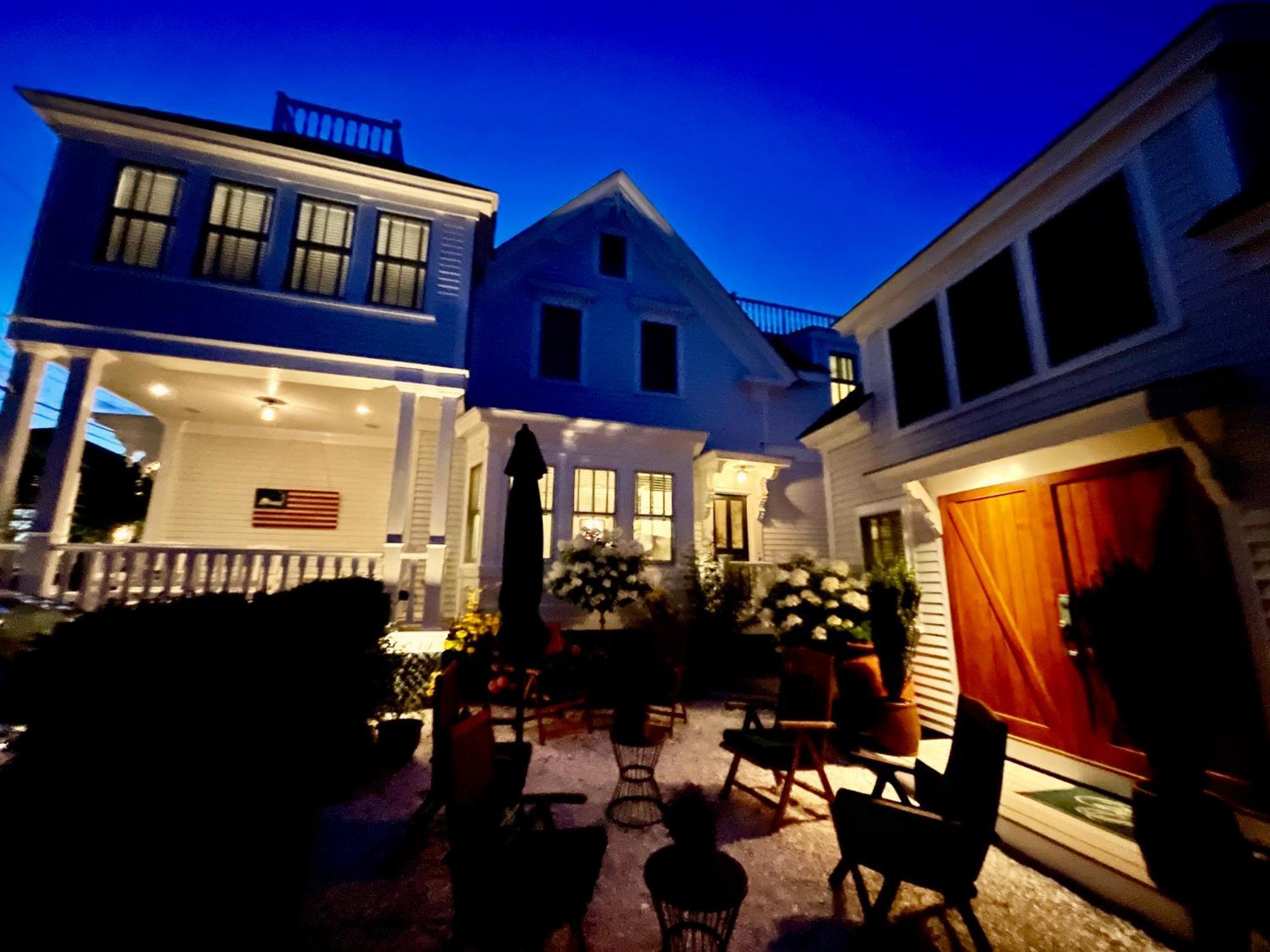 White Porch Inn Провинстаун Экстерьер фото