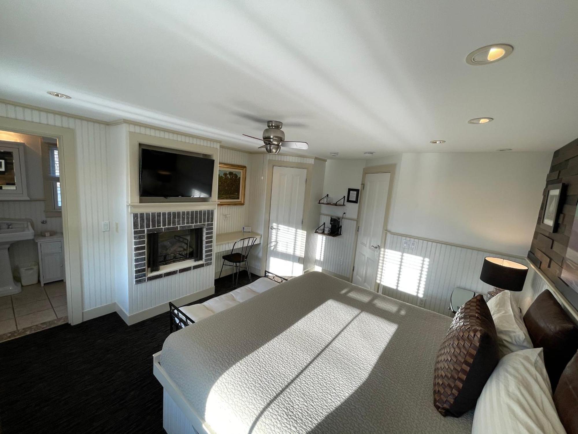White Porch Inn Провинстаун Экстерьер фото