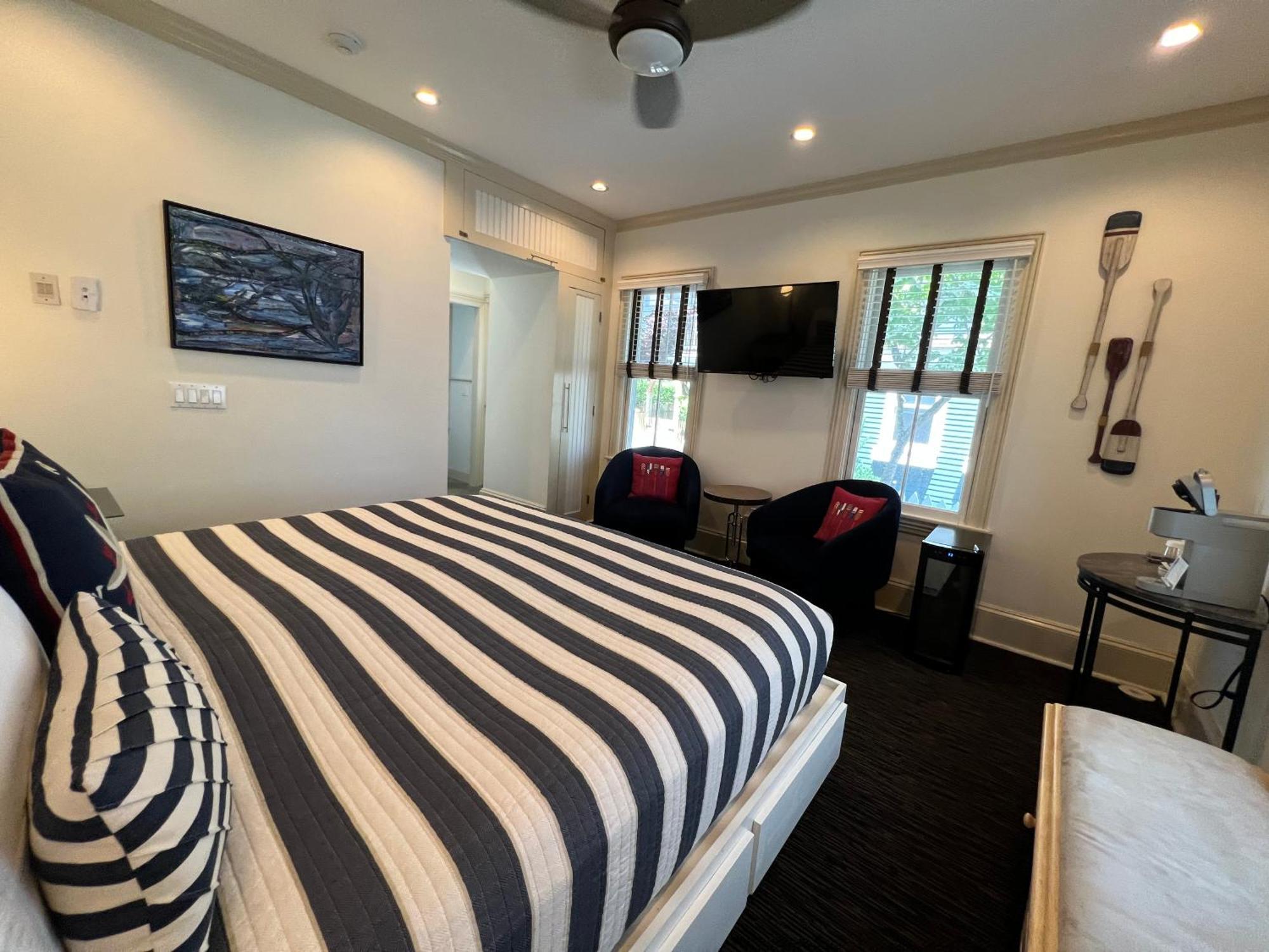White Porch Inn Провинстаун Экстерьер фото