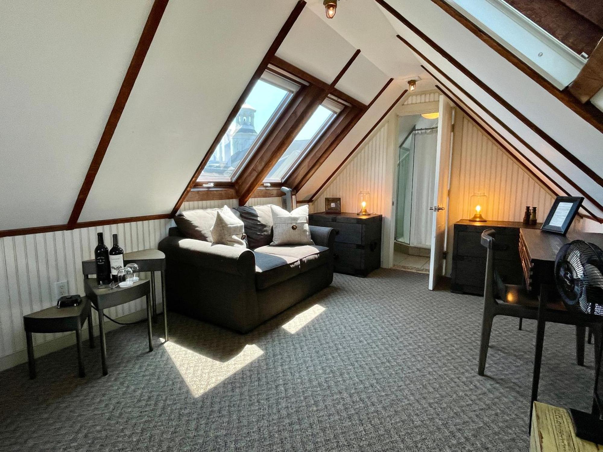 White Porch Inn Провинстаун Экстерьер фото