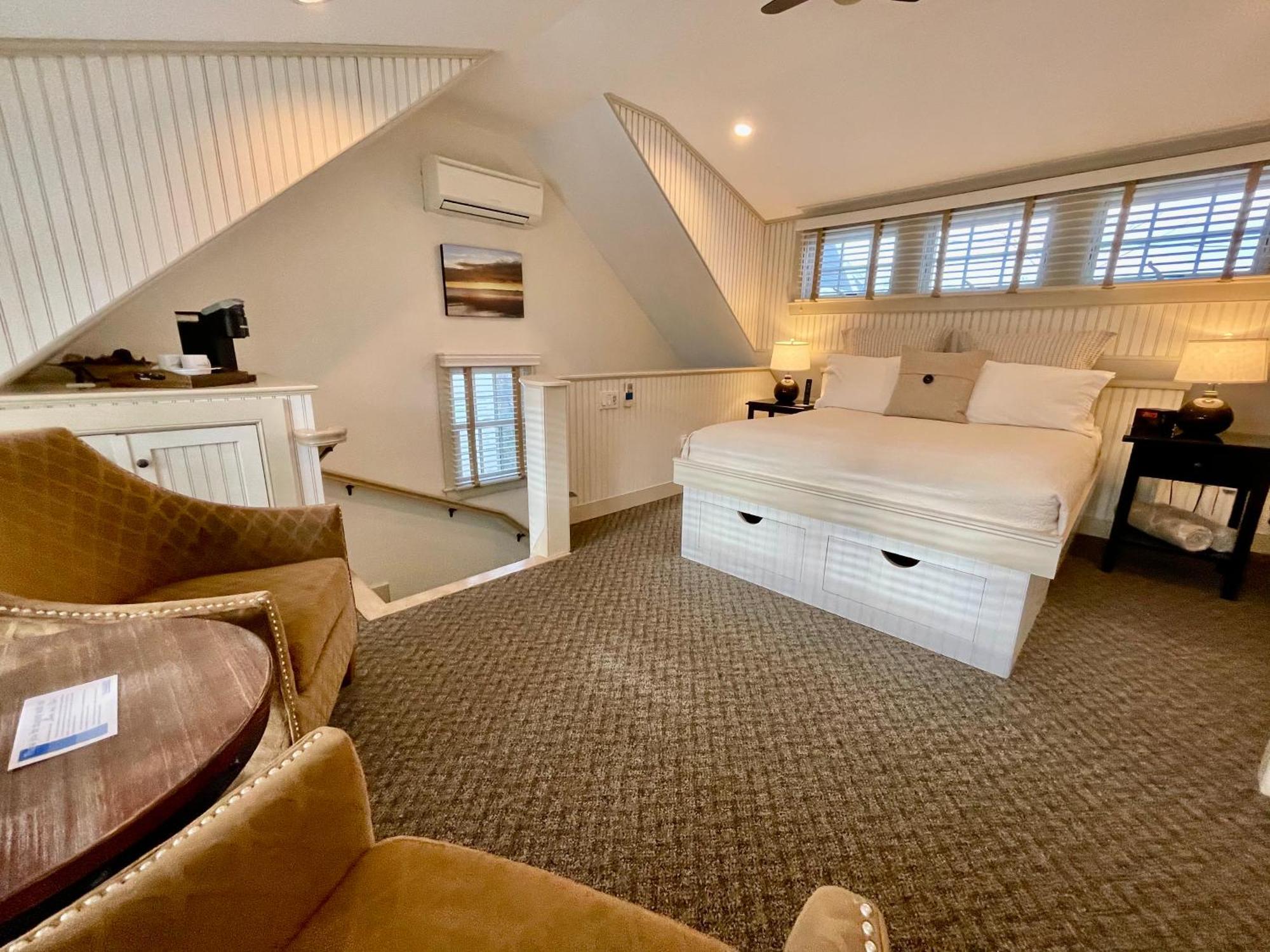 White Porch Inn Провинстаун Экстерьер фото